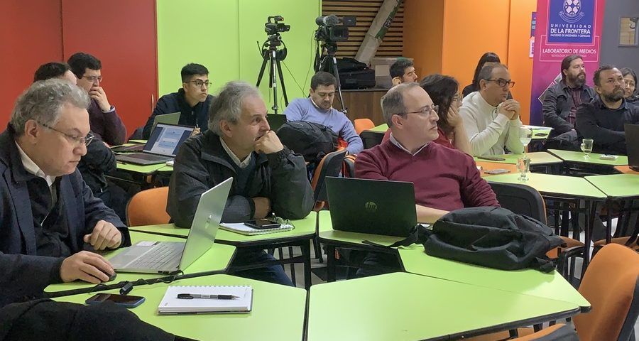 Académicos(as) de la Facultad de Ingeniería y Ciencias son capacitados en planificación y virtualización de contenidos